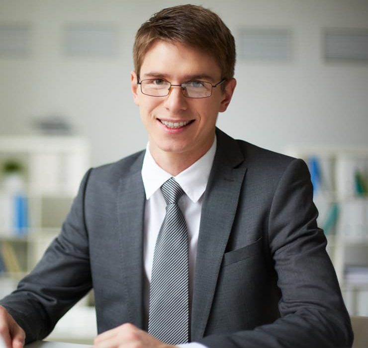 Dr. Carlos Mendoza